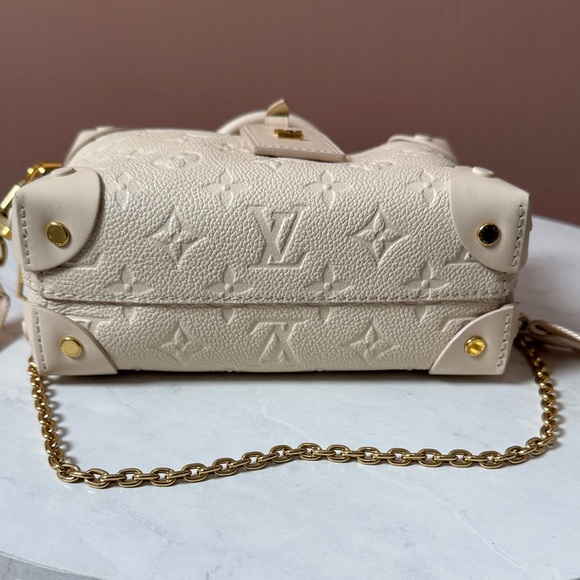 Louis Vuitton Beige Crossbody Bag with Gold Accents - Picture 9 of 13